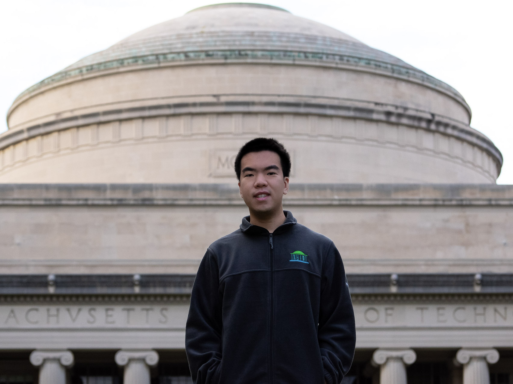 Richard Deng headshot